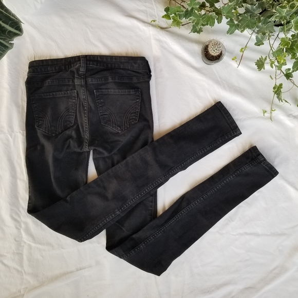 Hollister skinny jeans - Picture 2 of 3